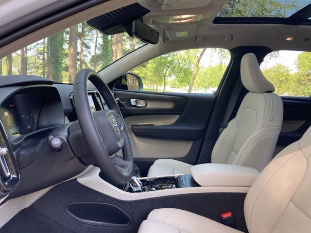 2025 Volvo XC40 B5 AWD Ultra Dark Theme - 22841007 - 20