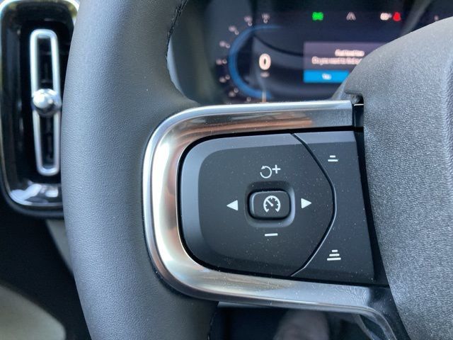 2025 Volvo XC40 B5 AWD Ultra Dark Theme - 22841007 - 27