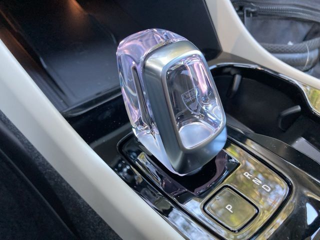 2025 Volvo XC40 B5 AWD Ultra Dark Theme - 22841007 - 32