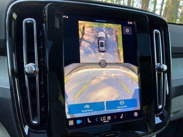 2025 Volvo XC40 B5 AWD Ultra Dark Theme - 22841007 - 33