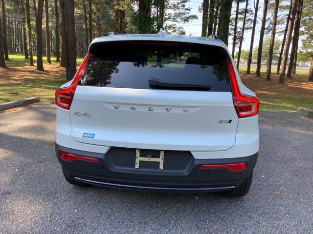 2025 Volvo XC40 B5 AWD Ultra Dark Theme - 22841007 - 3