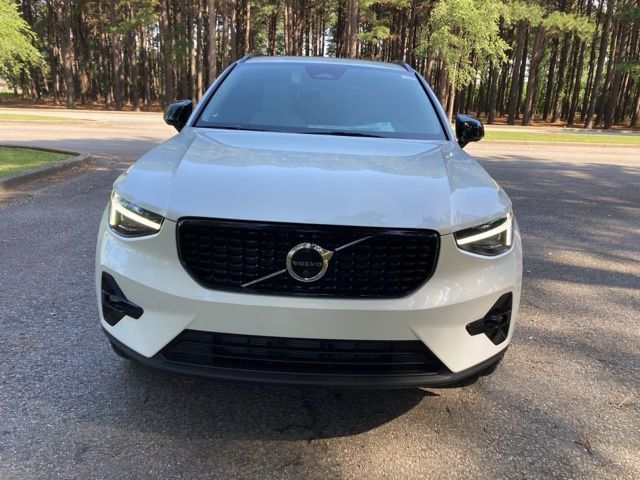 2025 Volvo XC40 B5 AWD Ultra Dark Theme - 22841007 - 7