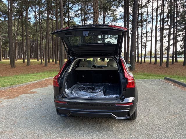 2025 Volvo XC60 Plug-In Hybrid T8 AWD Plus - 22905562 - 17