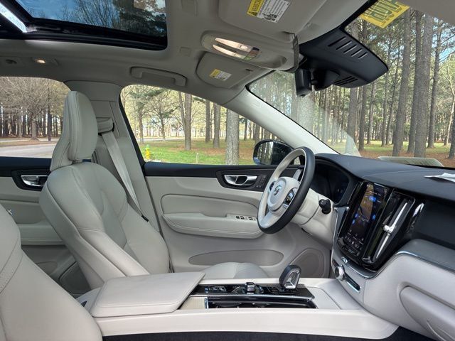 2025 Volvo XC60 Plug-In Hybrid T8 AWD Plus - 22905562 - 22