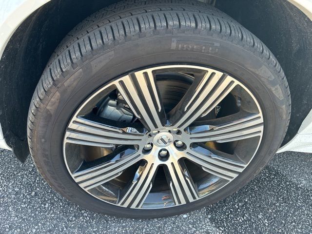 2025 Volvo XC90 Plug-In Hybrid T8 AWD Ultra 7-Seater - 22946334 - 10