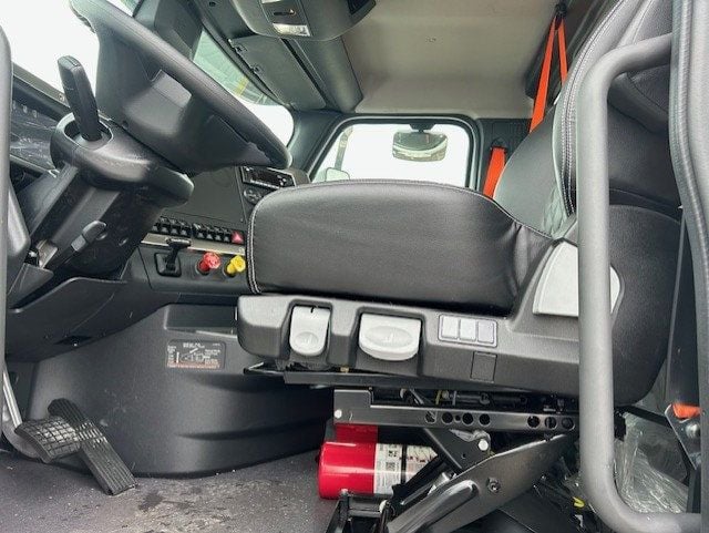 2025 Western Star 47X 2025 WESTERN STAR 47X CAB CHASSIS - 22978280 - 10