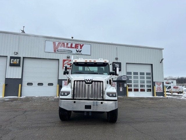 2025 Western Star 47X 2025 WESTERN STAR 47X CAB CHASSIS - 22978280 - 1