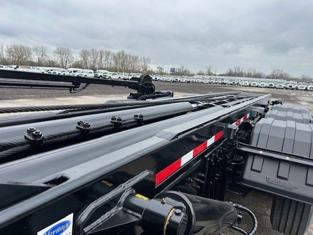 2025 Western Star 47X 2025 WESTERN STAR 47X ROLLOFF - 22991185 - 9