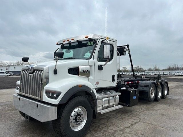 2025 Western Star 47X 2025 WESTERN STAR 47X ROLLOFF - 22991185 - 1