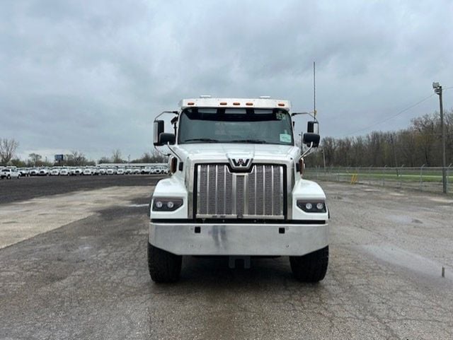 2025 Western Star 47X 2025 WESTERN STAR 47X ROLLOFF - 22991185 - 2