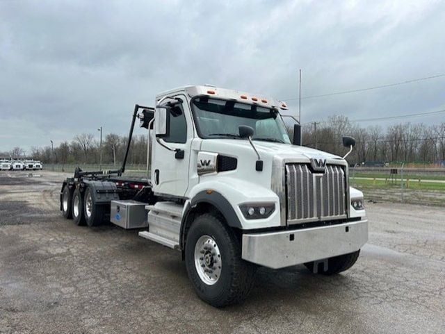 2025 Western Star 47X 2025 WESTERN STAR 47X ROLLOFF - 22991185 - 3