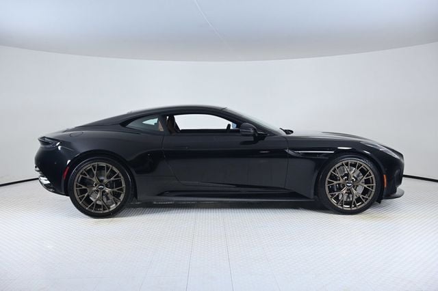 2026 Aston Martin DB12  - 22934456 - 12
