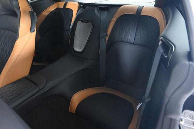 2026 Aston Martin DB12  - 22934456 - 17