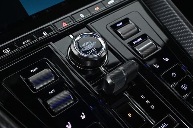 2026 Aston Martin DB12  - 22934456 - 18