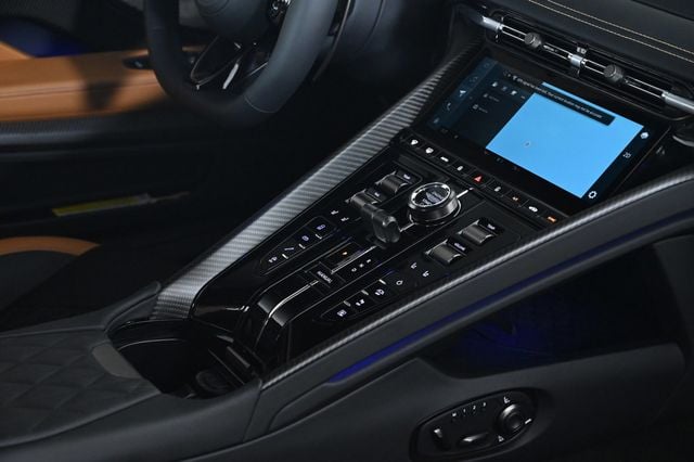 2026 Aston Martin DB12  - 22934456 - 23