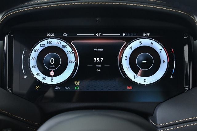 2026 Aston Martin DB12  - 22934456 - 5