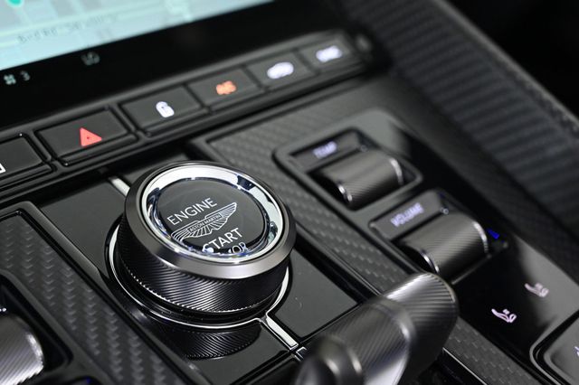 2026 Aston Martin DB12 Volante - 22900946 - 19