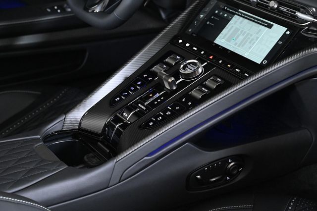 2026 Aston Martin DB12 Volante - 22900946 - 25