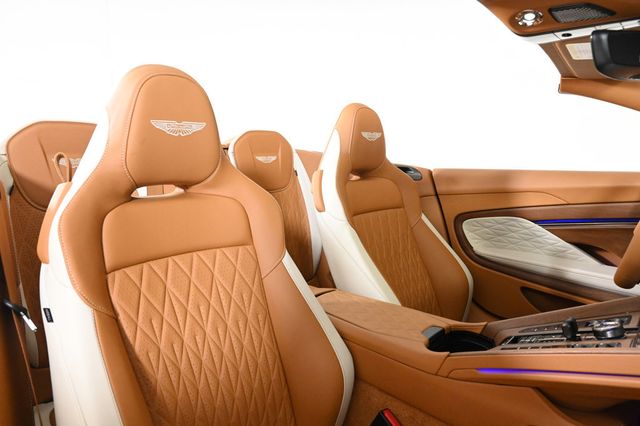 2026 Aston Martin DB12 Volante - 23005551 - 16