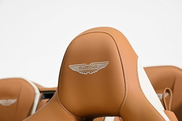 2026 Aston Martin DB12 Volante - 23005551 - 19