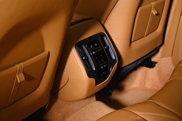 2026 Aston Martin DBX 707 AWD - 22969412 - 16