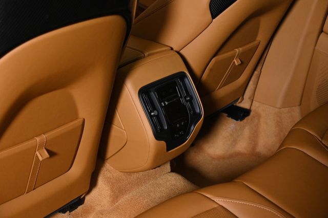 2026 Aston Martin DBX 707 AWD - 22969430 - 16