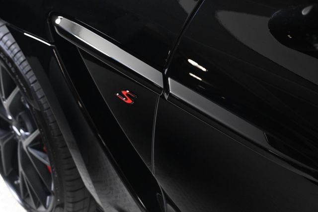 2026 Aston Martin DBX S AWD - 22961670 - 23