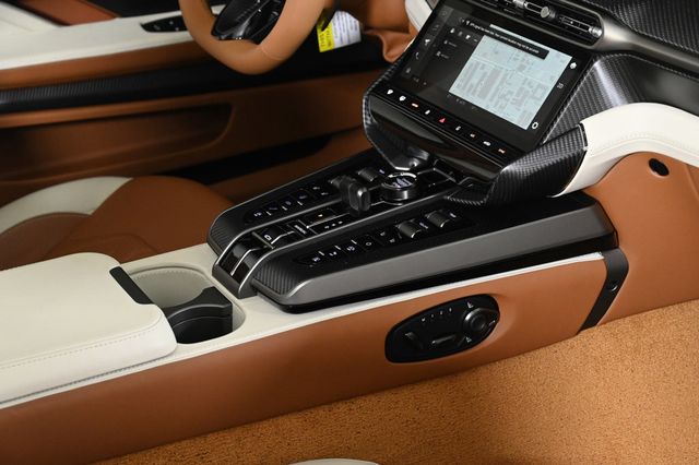 2026 Aston Martin Vanquish Volante - 22936963 - 16