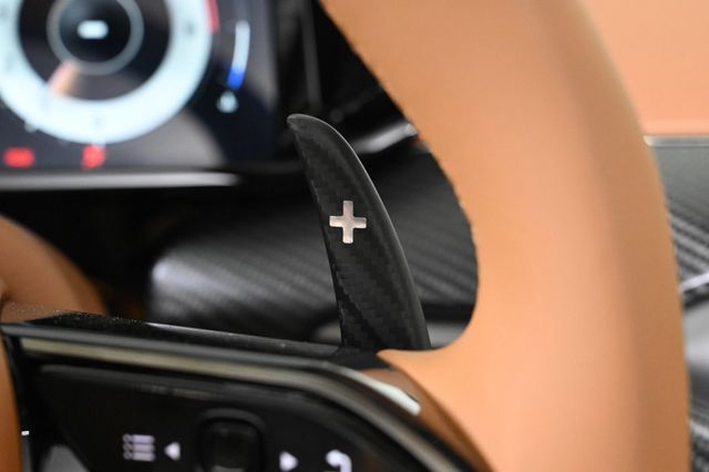 2026 Aston Martin Vanquish Volante - 22936963 - 18