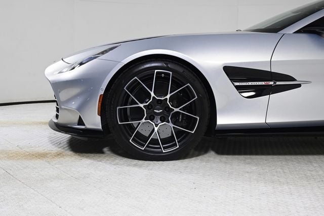 2026 Aston Martin Vanquish Volante - 22980293 - 28