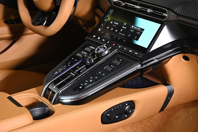 2026 Aston Martin Vantage  - 22933587 - 23