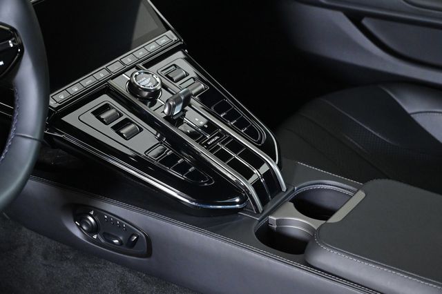 2026 Aston Martin Vantage Coupe - 22934413 - 12