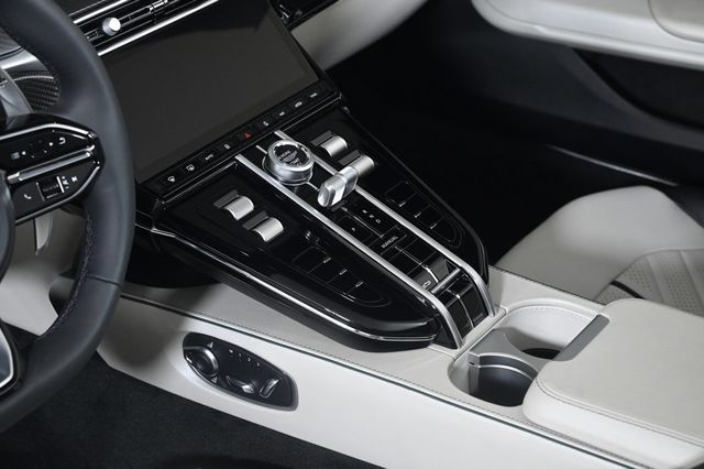 2026 Aston Martin Vantage S Roadster - 22956754 - 12