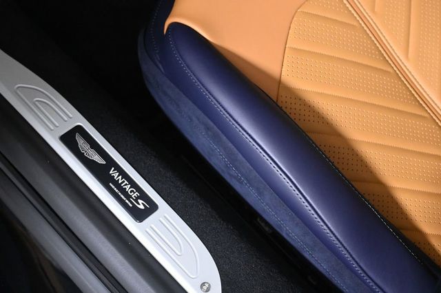 2026 Aston Martin Vantage S Roadster - 23049309 - 19