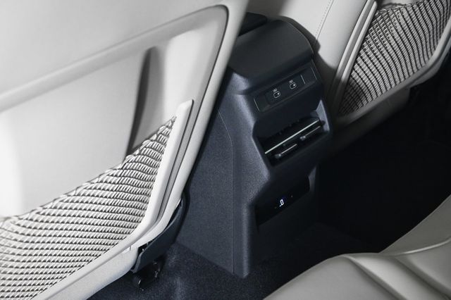 2026 Audi Q3 S line quattro - 22985976 - 16