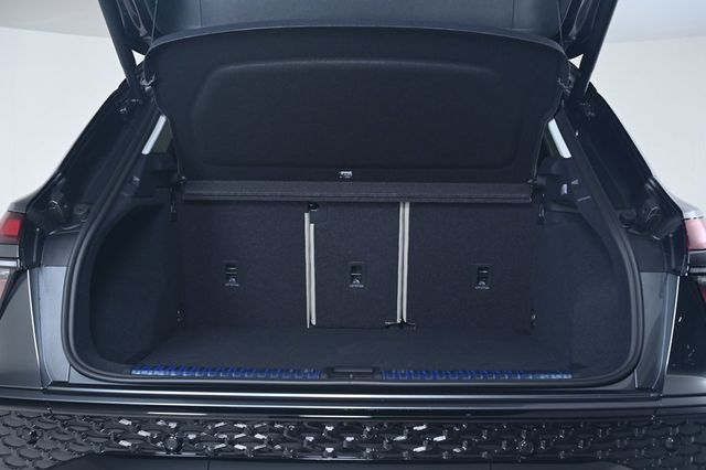 2026 Audi Q3 S line quattro - 22985976 - 24