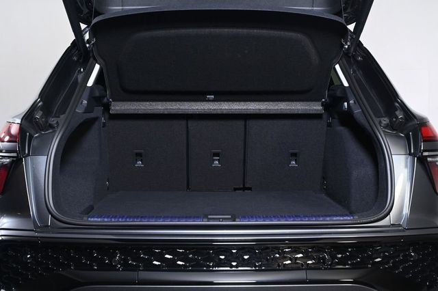 2026 Audi Q3 S line quattro - 23010219 - 18