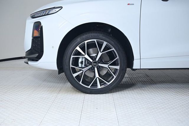 2026 Audi Q3 S line quattro - 23010222 - 27