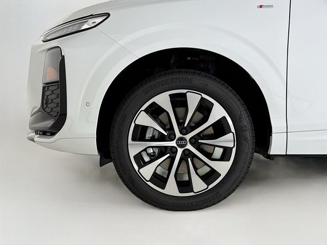 2026 Audi Q3 S line quattro - 23023940 - 27