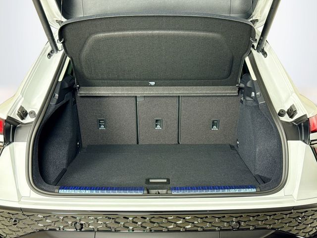 2026 Audi Q3 S line quattro - 23050616 - 22