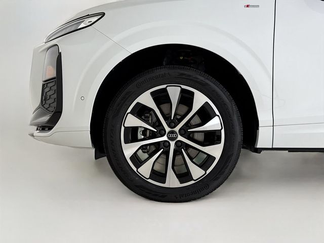 2026 Audi Q3 S line quattro - 23050616 - 24