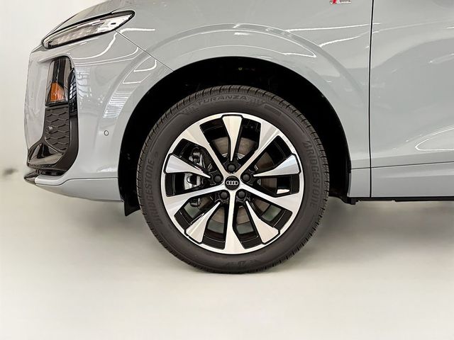 2026 Audi Q3 S line quattro - 23051778 - 22