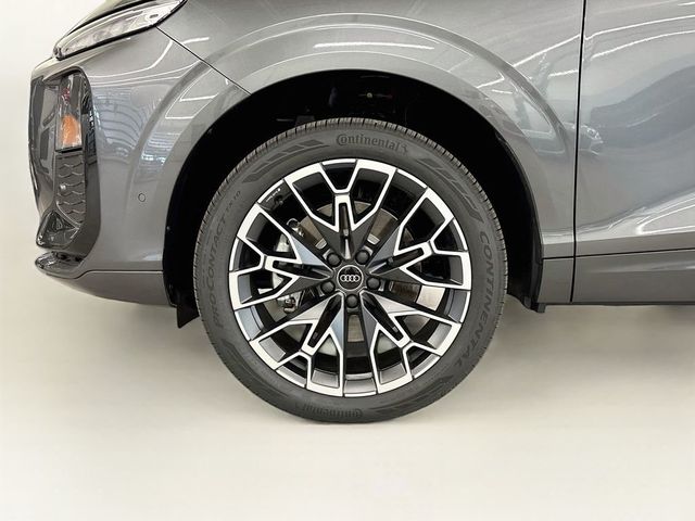 2026 Audi Q3 S line quattro - 23063065 - 24