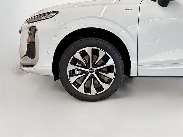 2026 Audi Q3 S line quattro - 23070906 - 22