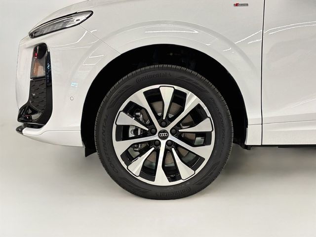 2026 Audi Q3 S line quattro - 23087925 - 24