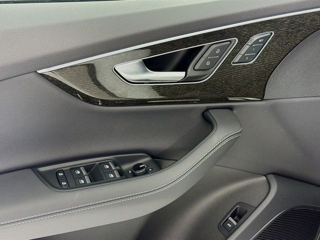 2026 Audi Q7 Premium Plus 55 TFSI quattro - 23040959 - 17