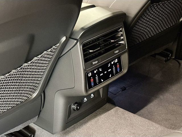 2026 Audi RS Q8 performance quattro - 23051915 - 22