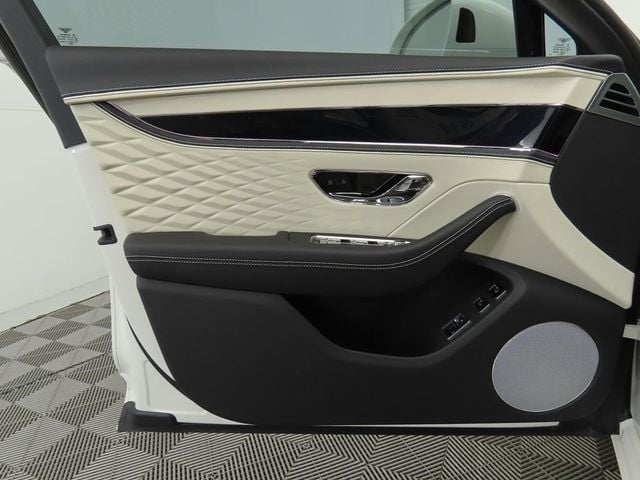 2026 Bentley Flying Spur Azure - 22909989 - 23