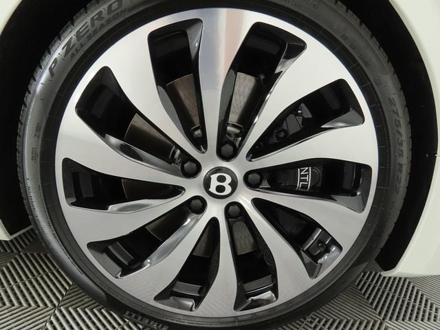 2026 Bentley Flying Spur Azure - 22909989 - 32