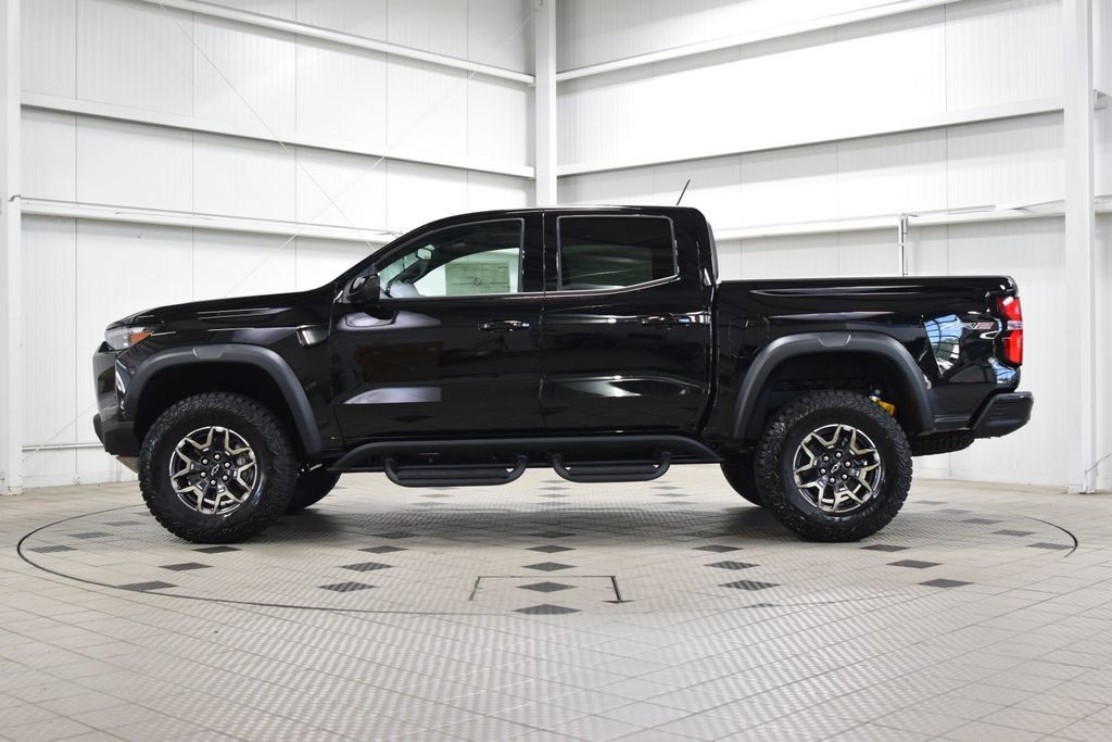 2026 Chevrolet Colorado 4WD Crew Cab ZR2 - 23047574 - 3